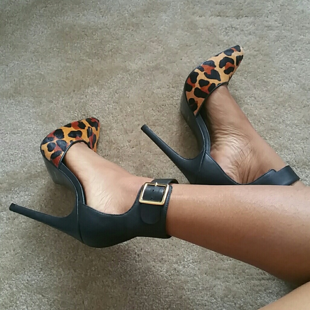 Steve Madden "Flshback" in real fur Leopard print